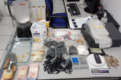 PM apreende adolescente e encontra ponto usado para preparar drogas em Pedreira