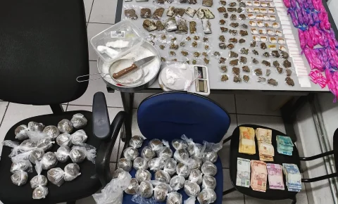 Polícia Militar apreende quase 3 kg de maconha, cocaína e mais de R$ 15 mil em Pedreira