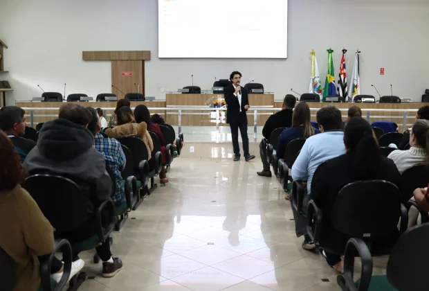 Servidores municipais participam de palestra sobre prevenção da anemia e leucemia e incentivo à doação de sangue