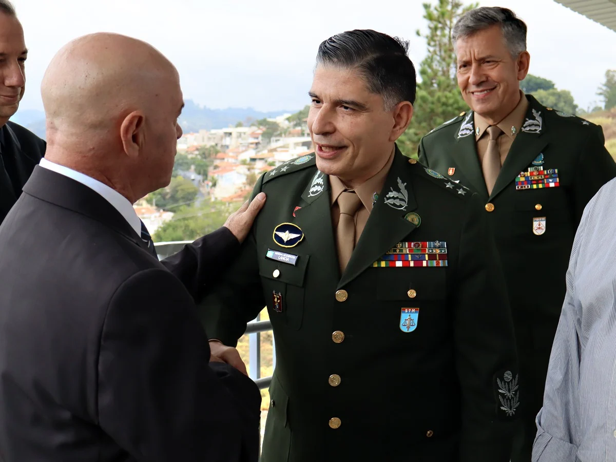Ministro del STM, general Flavio Lancia recibe título de Ciudadano Amparense ‹