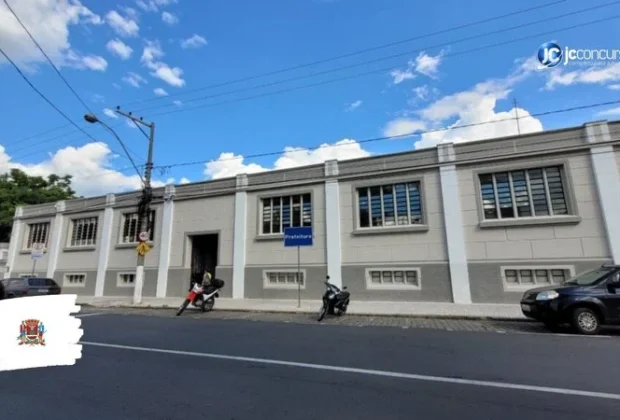 Concurso da Prefeitura de Amparo tem salários de até R$ 17,9 mil