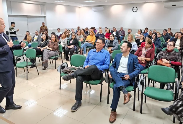 Prefeitura promove palestra para servidores sobre as novidades da gestão pública no Brasil