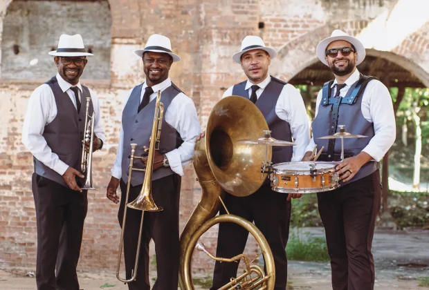 Festival  de  Inverno  de  Amparo  recebe  pocket  show  da  Máfia  do Jazz com repertório que une Nova Orleans e a música brasileira