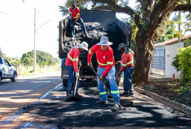Prefeitura realiza operação tapa-buracos no bairro Capotuna, em Jaguariúna