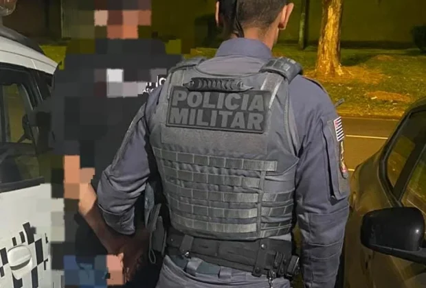 Ações da Polícia Militar resultam em prisões por tentativa de homicídio, tráfico de drogas e captura de procurada na região