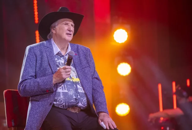Sérgio Reis faz show especial do Dia dos Pais em