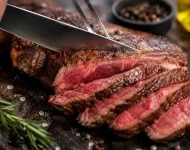 Carne mal passada: quando ela representa risco à saúde?