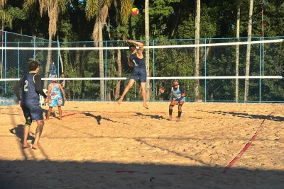 Jaguariúna estreia com vitória no vôlei de praia masculino em Itatiba