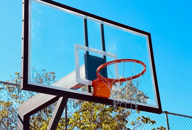 Prefeitura revitaliza quadra de basquete do Parque Serra Dourada em Jaguariúna