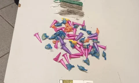 Adolescente é apreendido com drogas e dinheiro em Santo Antônio de Posse