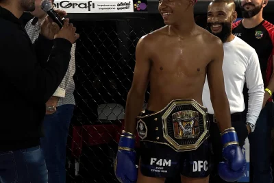 Competição de artes marciais reúne atletas de três países e mais de mil espectadores