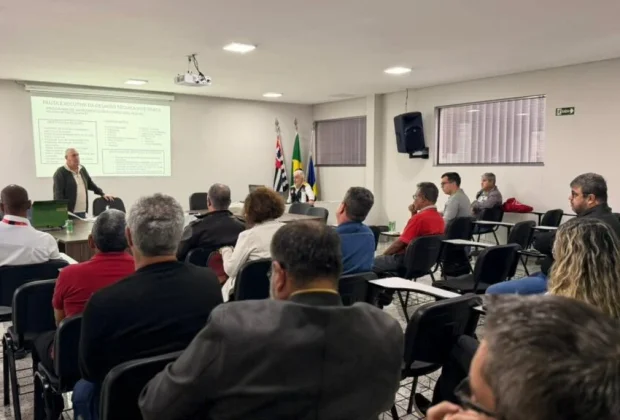 Câmara aprova projeto para organizar fios e cabos nos postes de Artur Nogueira
