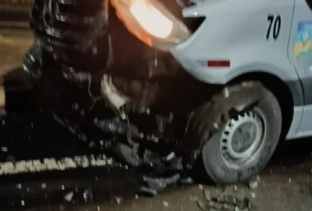 Colisão frontal entre van e carro deixa ferido na Rodovia Deputado Nagib Chaib, entre Mogi Mirim e Mogi Guaçu