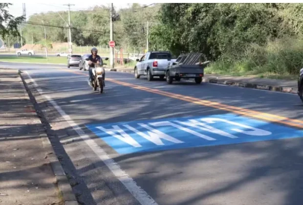 Mogi Mirim pinta palavra “CALMA” em rodovia após série de acidentes