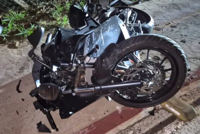 Ultrapassagem em trecho proibido termina com motociclista ferido em Engenheiro Coelho