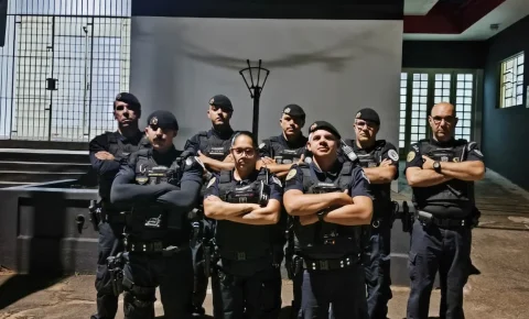 GCM prende dois suspeitos e apreende 18 pinos de cocaína em Santo Antônio de Posse