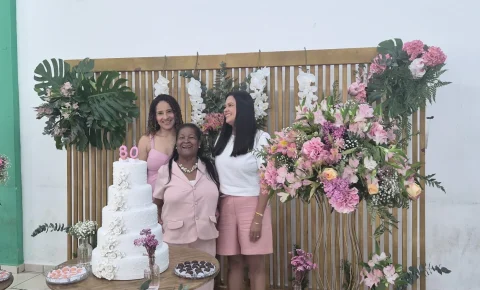 Flora celebra 80 anos cercada por familiares, amigos e muitas histórias em Santo Antônio de Posse