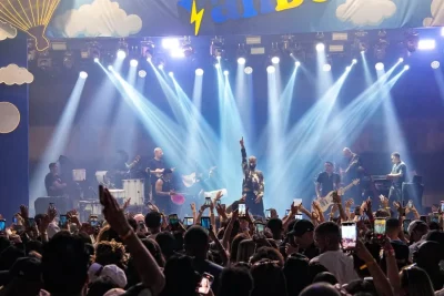 Yan celebra o sucesso da estreia do PagodYANdo em São Paulo no último domingo (2)