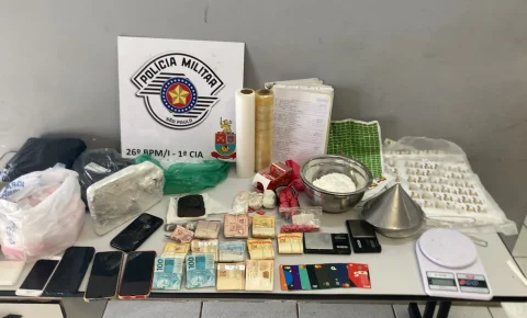 PM apreende quase R$ 10 mil, drogas e seis celulares em Mogi Guaçu