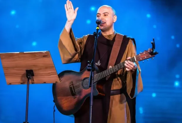 Frei Gilson abre a programação da 31ª Festa do Peão de Boiadeiro de Piracicaba