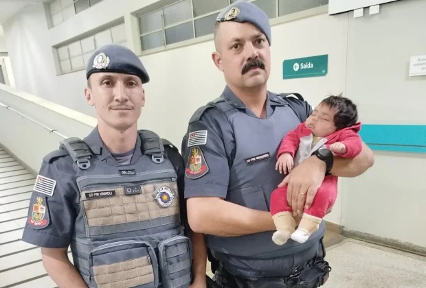 Policiais militares salvam bebê de um mês engasgada em Mogi Guaçu