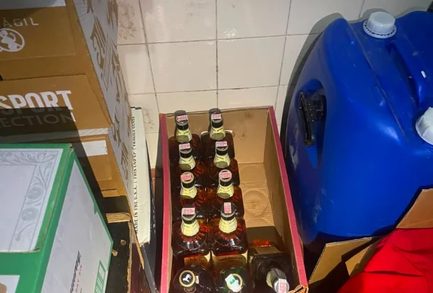 PM descobre esquema de falsificação de bebidas e prende dois homens em Mogi Mirim
