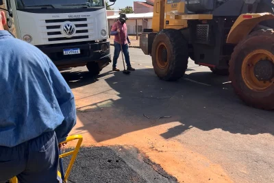 Operação Tapa-Buracos avança pelo Bairro Universitário em Engenheiro Coelho