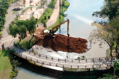 Jaguariúna inicia revitalização do Parque dos Lagos e desassoreamento das lagoas