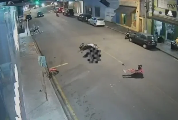 Criança de 8 anos é atropelada por motocicleta enquanto atravessava avenida de bicicleta em Itapira
