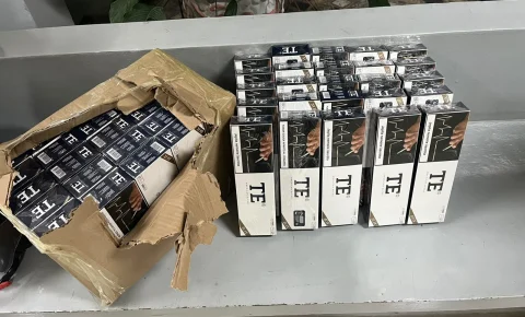 Polícia Rodoviária apreende 500 maços de cigarros contrabandeados em Amparo