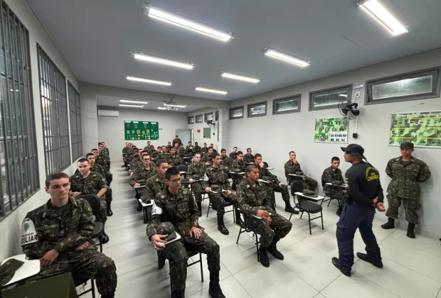 GCM de Itapira instrui atiradores do Tiro de Guerra em controle de distúrbios civis