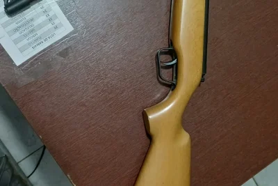 PM apreende espingarda após ocorrência de violência doméstica em Cosmópolis