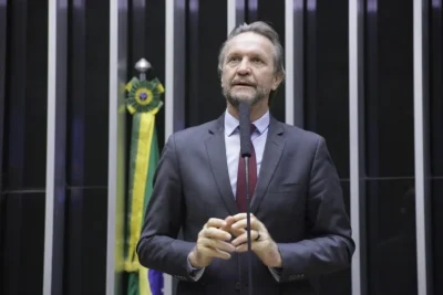 Após sofrer AVC, líder do PT na Câmara segue estável e sem alterações cognitivas