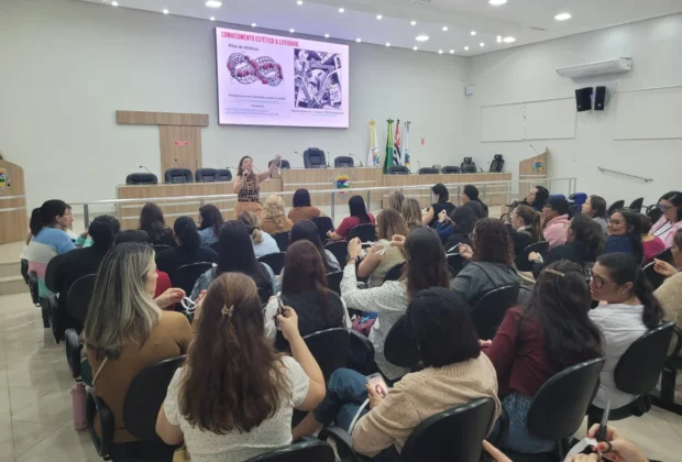 Formação continuada reúne professores da Rede Municipal de Ensino