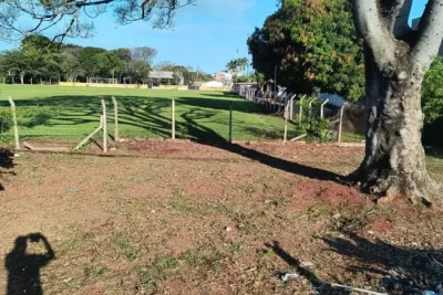 Campo do Vila Nova recebe serviços de limpeza e roçagem em Cosmópolis