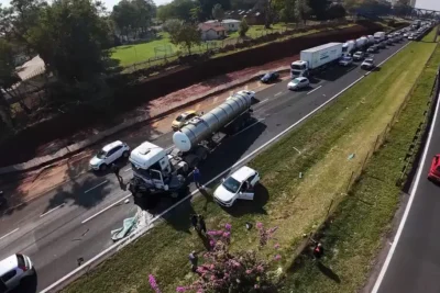 Motorista morre após SUV bater de frente com caminhão-tanque na Rodovia Zeferino Vaz, em Paulínia