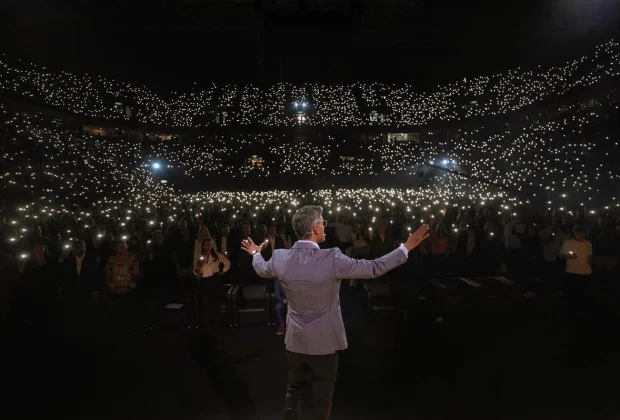 Tiago Brunet reúne mais de 15 mil pessoas na 10ª Conferência Destino