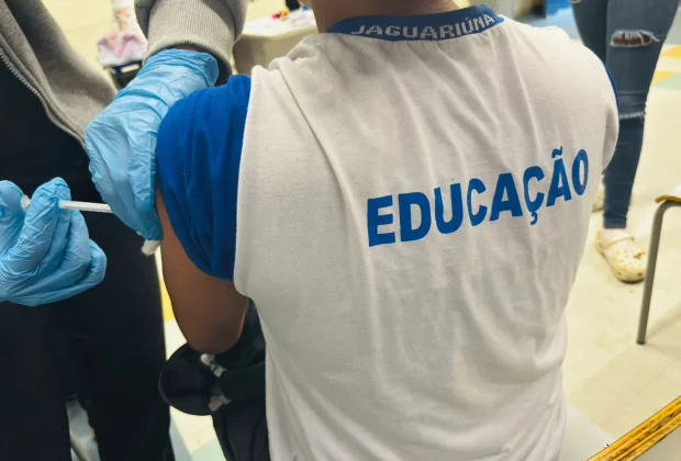 Jaguariúna avança na vacinação nas escolas e imuniza alunos e professores