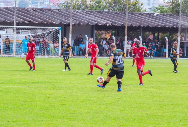 Roseira Master, Engra e Máfia garantem classificação no Municipal de Futebol Sênior