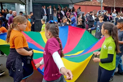 Desfile cívico-militar reúne cerca de duas mil pessoas em Mogi Guaçu