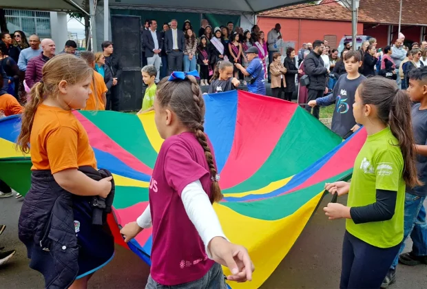 Desfile cívico-militar reúne cerca de duas mil pessoas em Mogi Guaçu