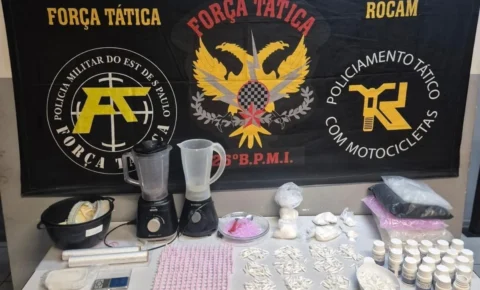 PM prende duas mulheres e apreende mais de 800 tubos de cocaína em Mogi Guaçu