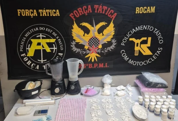 PM prende duas mulheres e apreende mais de 800 tubos de cocaína em Mogi Guaçu