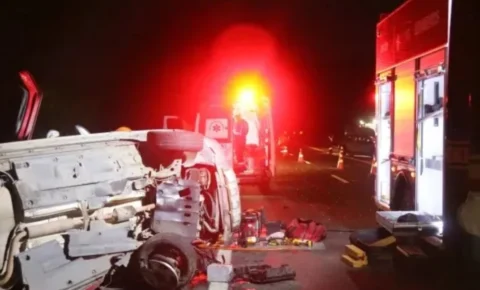 Batida entre dois carros deixa sete feridos na SP-352, em Itapira