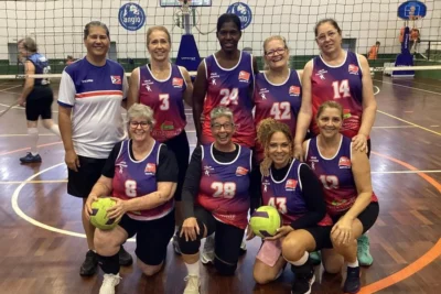 Equipe feminina de Amparo vence dois jogos na Copa São Pedro em Itatiba