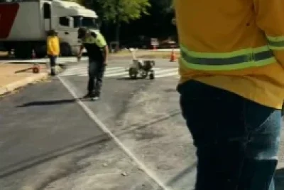 Mobilidade realiza sinalização de novas lombofaixas na Avenida Marginal em Jaguariúna