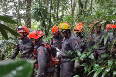 Como trilhas mapeadas ajudam bombeiros em resgates na Serra do Mar