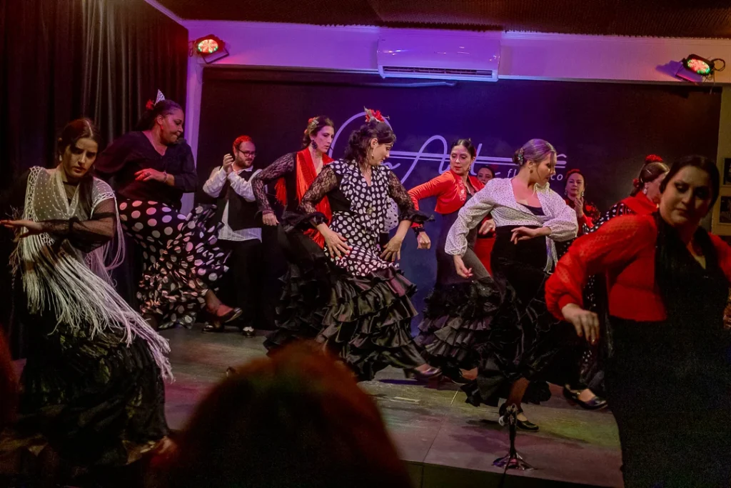 Espetáculo de flamenco SEMILLA fecha a Feira Cultural em Vinhedo — Vinhedo