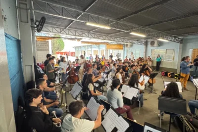UNASP leva orquestra à Escola Eliza Franco