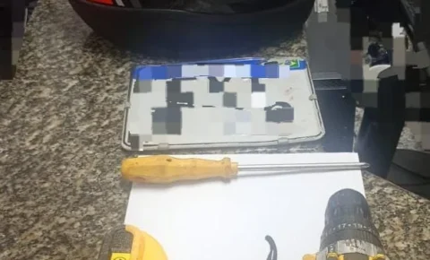 Mulher é esfaqueada diante do filho de quatro anos em Pedreira; suspeito é preso